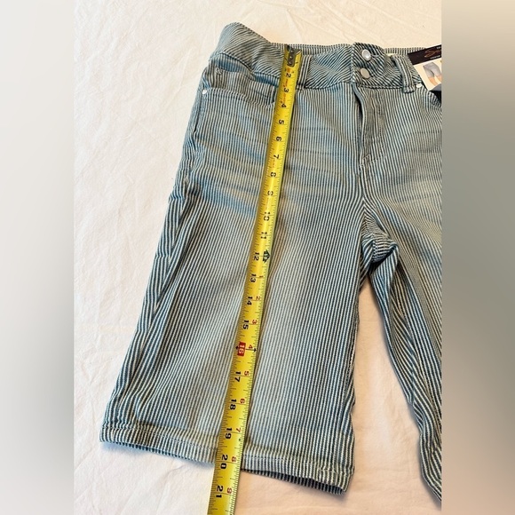 🎉Women’s Seven7 Bermuda Shorts Size 8 Pinstripes Denim NWT - Picture 5 of 9